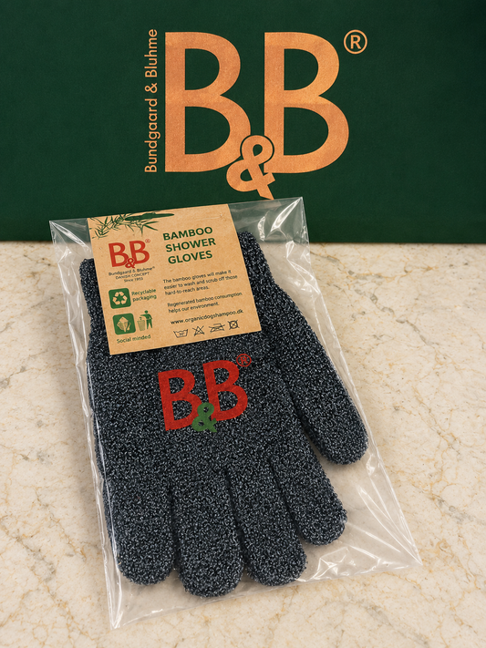 B&B Bamboo Washing Gloves for dogs and cats, shown with product packaging